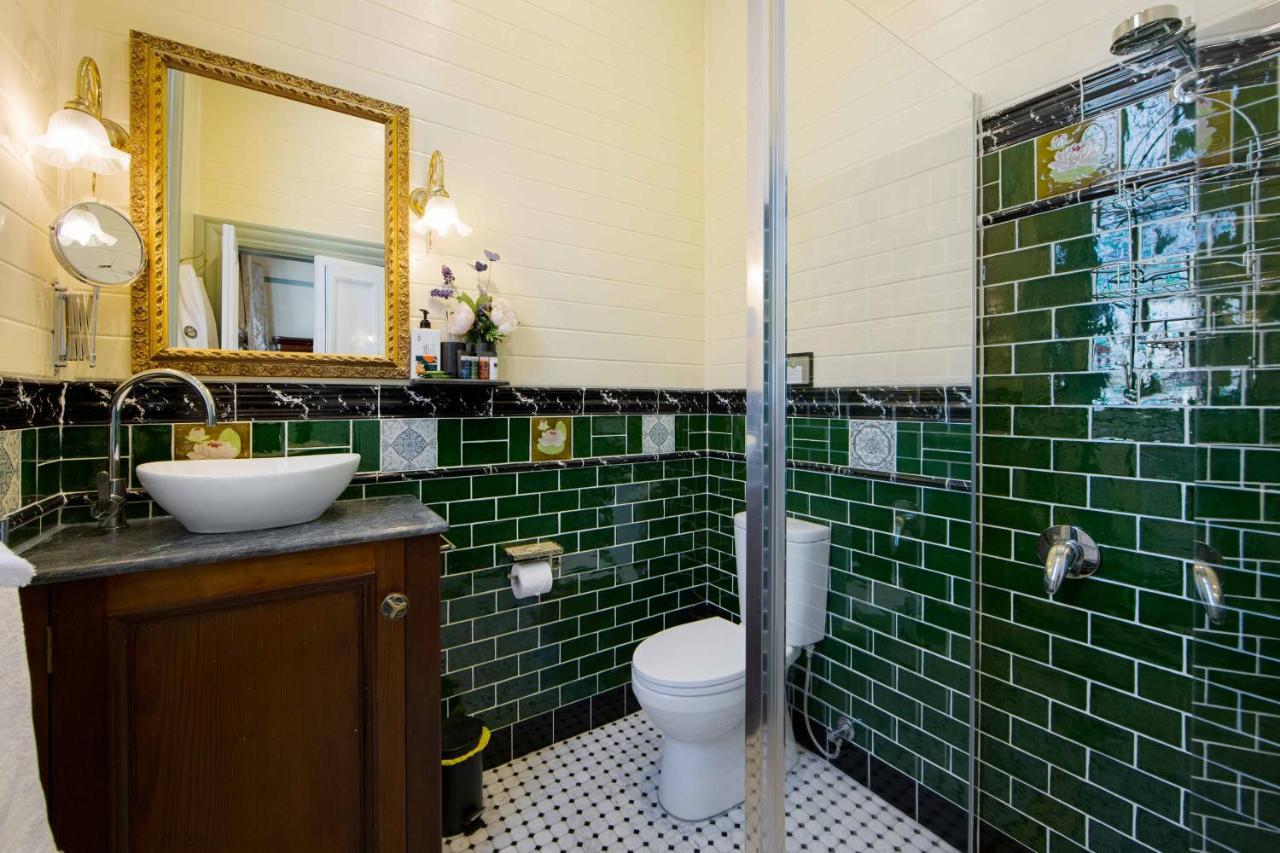 The Old Bank Gladstone Licensed Restaurant&Boutique Accommodation Hat Head Extérieur photo