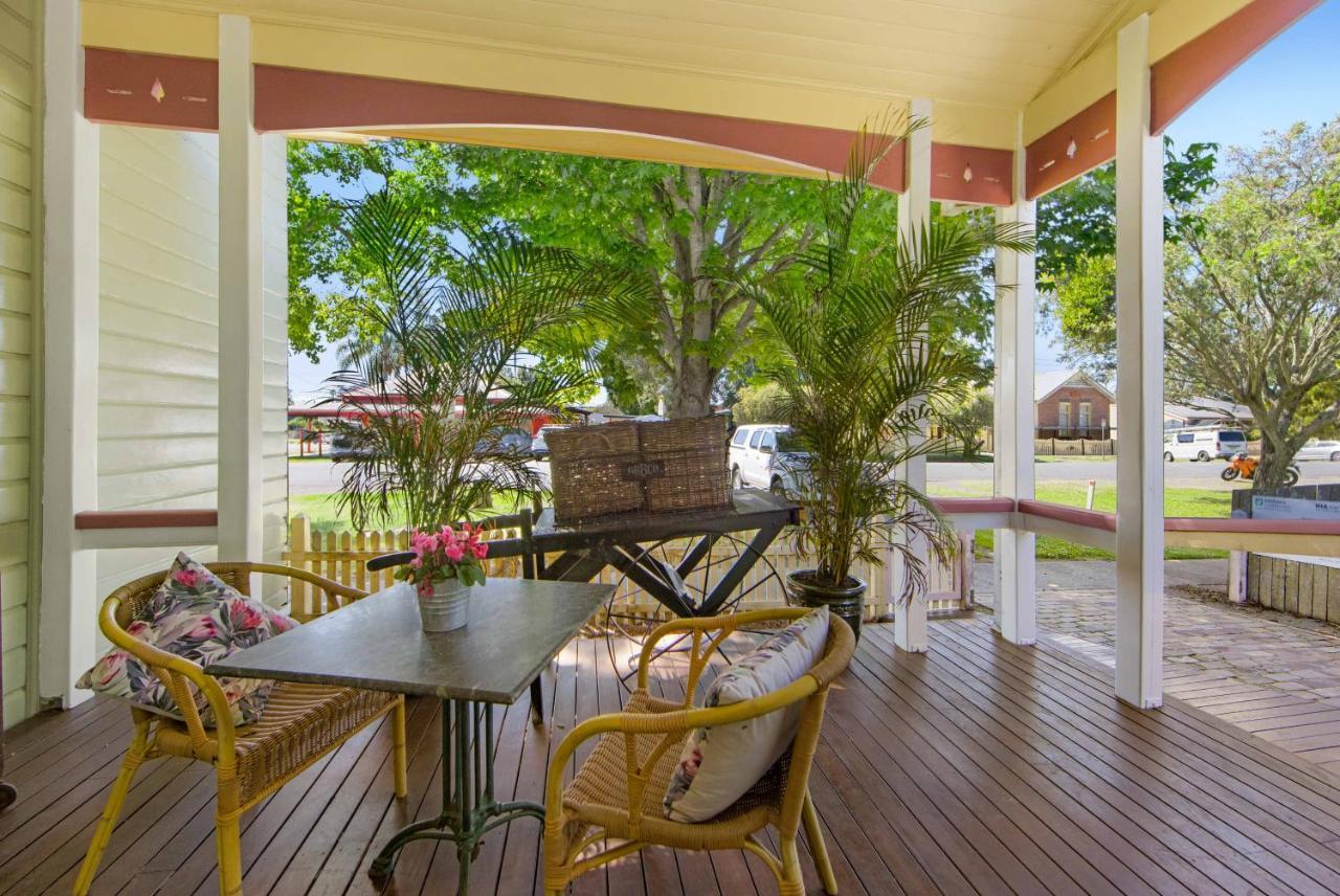 The Old Bank Gladstone Licensed Restaurant&Boutique Accommodation Hat Head Extérieur photo